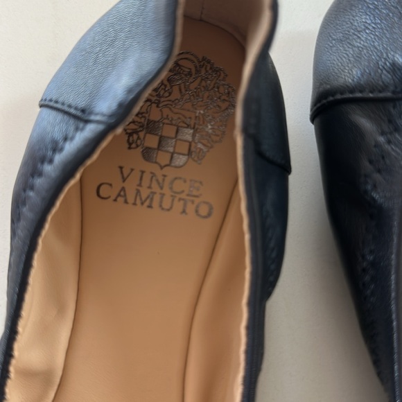 New Women’s Leather Navy Flats Vince Camuto Size 9 - Picture 3 of 6